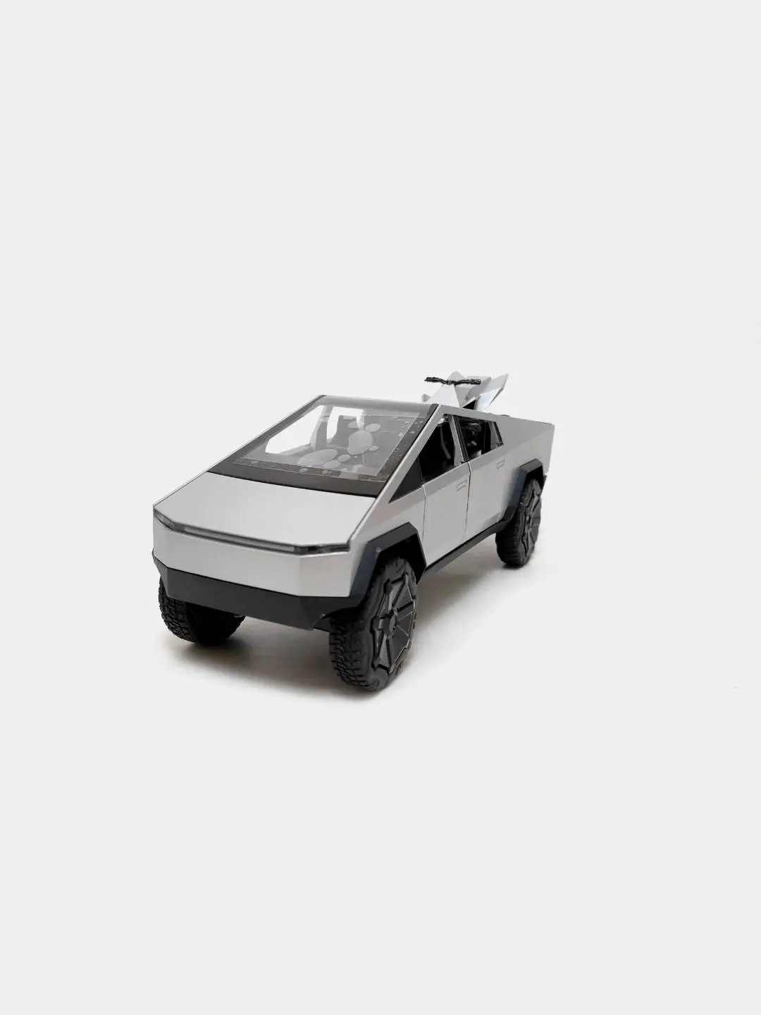 Металлическая игрушечная машина Tesla Cybertruck музыкальная для детей